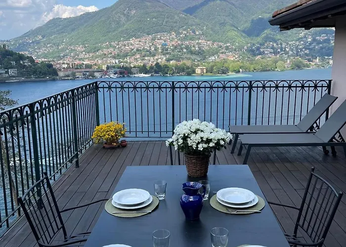 アパート & Mountain