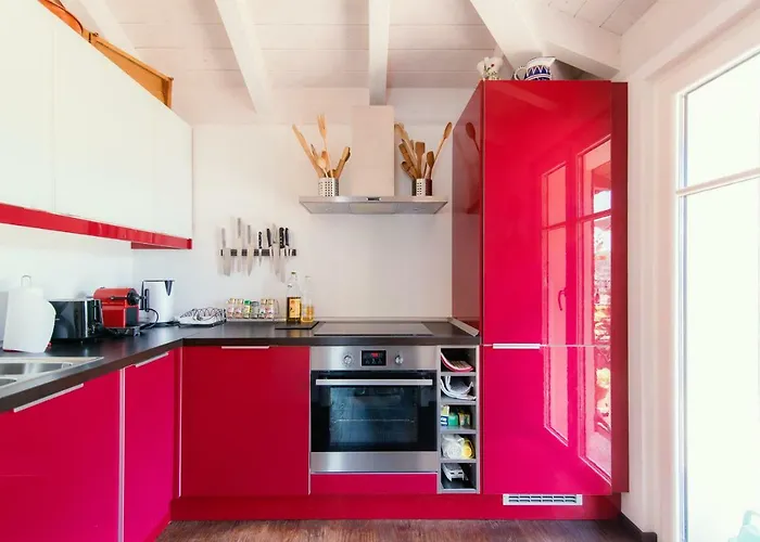 アパート & Mountain コモ