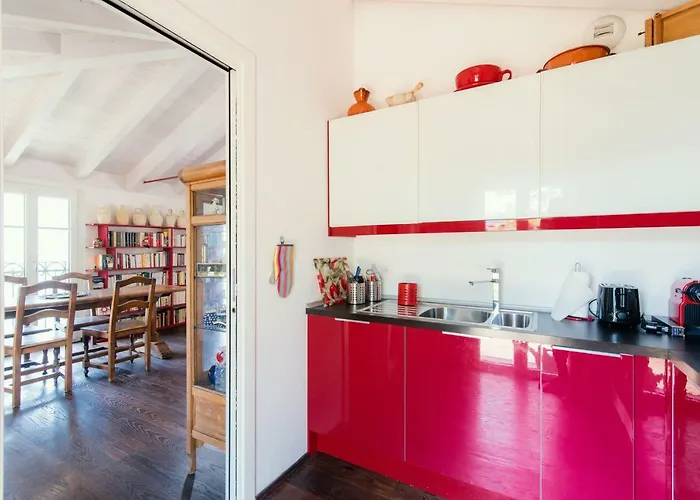 アパート & Mountain