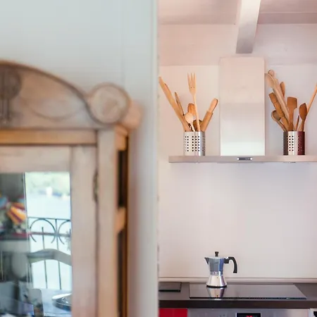 & Mountain Apartment *